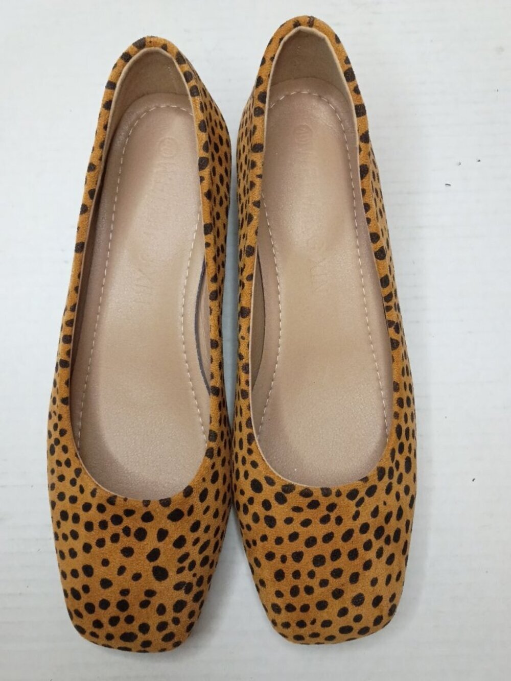 Wei Ming Xin Leopard Square Toe Low Heel Flats EU 40 Women’s Size US 9